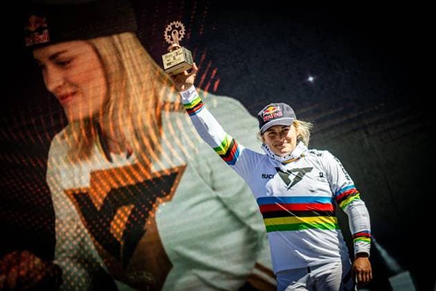 Whoop UCI Mountainbikeworldcup Downhill Lenzerheide HÖLL Valentina YT MOBat Whoop UCI Mountainbikeworldcup Downhill Lenzerheide, 20.09.2025,in Lenzerheide,SUI Foto: Sebastian Sternemannat Whoop UCI Mountainbikeworldcup Downhill Lenzerheide, 20.09.2025,in Lenzerheide,SUI Foto: Sebastian Sternemann
