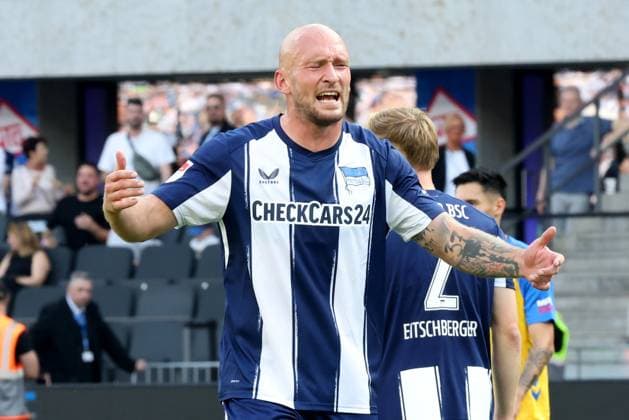 DEU, DFL, 2. FBL, Hertha BSC vs. Paderborn, 20.09.2025, Berliner Olympiastadion, Berlin, DEU, DFL, 2. FBL, Hertha BSC vs. Paderborn, im Bild Toni Leistner (Hertha BSC Berlin 37) DFL - regulations prohibit any use of Photographs as image sequences and or quasi-video