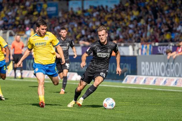 Deutschland: Fussball 2. Bundesliga, 6. Spieltag 2025 2026, Eintracht Braunschweig-SV Elversberg am 20.09.2025 in Braunschweig (Eintracht-Stadion): Tom Zimmerschied (SV Elversberg 29)