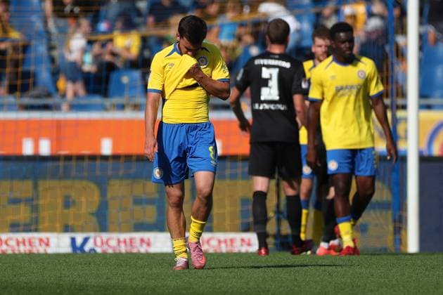 Braunschweig vs. Elversberg, 2. BL Braunschweig, 20.09.2025, FUßBALL - Eintracht Braunschweig vs. SV Elversberg, 2. BL, Saison 2025 26. Mehmet Can Aydin (Eintracht Braunschweig) enttäuscht, traurig, niedergeschlagen, verzweifelt, down, frust, frustriert, enttäuschung Braunschweig