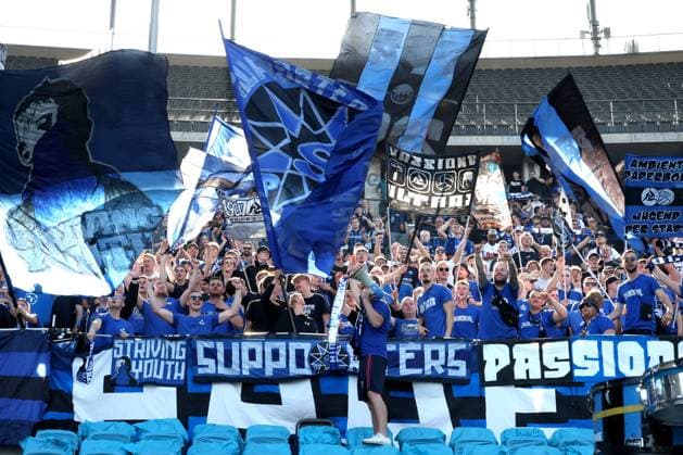 DEU, DFL, 2. FBL, Hertha BSC vs. Paderborn, 20.09.2025, Berliner Olympiastadion, Berlin, DEU, DFL, 2. FBL, Hertha BSC vs. Paderborn, im Bild Paderborner-Fans DFL - regulations prohibit any use of Photographs as image sequences and or quasi-video