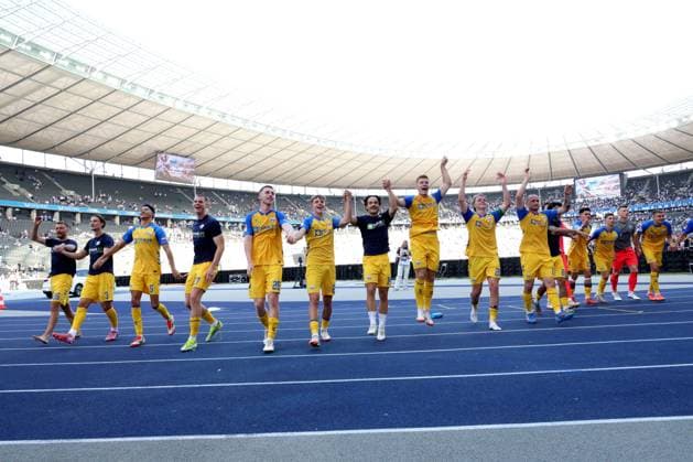 DEU, DFL, 2. FBL, Hertha BSC vs. Paderborn, 20.09.2025, Berliner Olympiastadion, Berlin, DEU, DFL, 2. FBL, Hertha BSC vs. Paderborn, im Bild Paderborner-Spieler DFL - regulations prohibit any use of Photographs as image sequences and or quasi-video