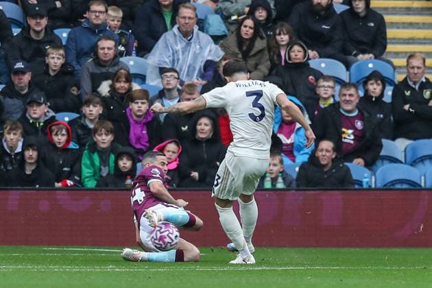Premier League Burnley v Nottingham Forest Neco Williams of Nottingham Forest shoots and scores to make it 1-0 during the Premier League match Burnley vs Nottingham Forest at Turf Moor, Burnley, United Kingdom, 20th September 2025 (Photo by Jorge Horsted News Images) Burnley Turf Moor Lancashire United Kingdom Copyright: xJorgexHorsted NewsxImagesx
