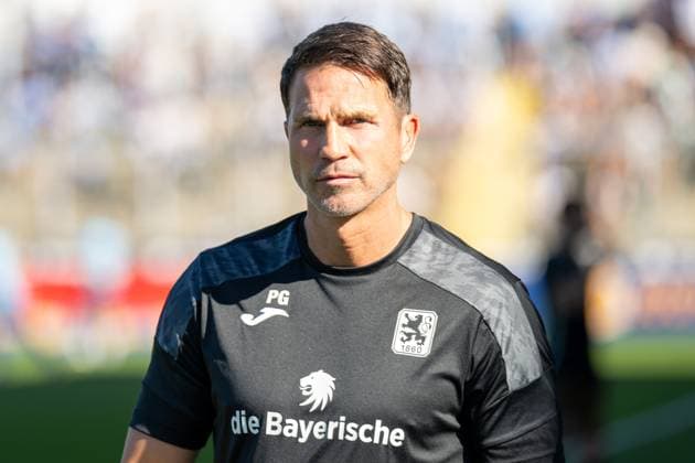 Cheftrainer Patrick Gloeckner (TSV 1860 Muenchen), TSV 1860 Muenchen vs. TSV 1899 Hoffenheim II, 3. Liga, 7. Spieltag, 20.09.2025 DFB regulations prohibit any use of photographs as image sequences and or quasi-video Muenchen Bayern Deutschland