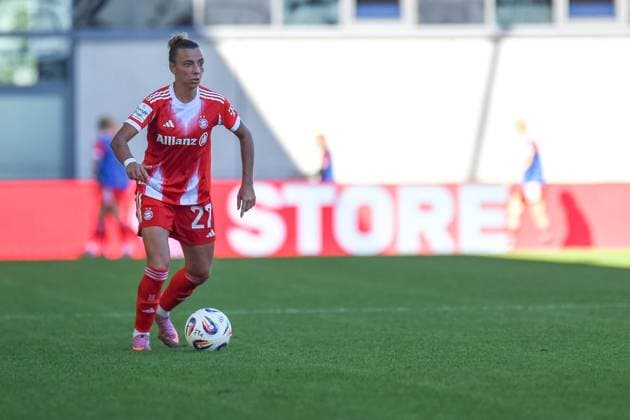 Arianna Caruso (27 Bayern) in Aktion beim Google Pixel Frauen Bundesligaspiel FC Bayern München - FC Carl Zeiss Jena am 20.09.2025. München FC Bayern Campus Bayern Deutschland