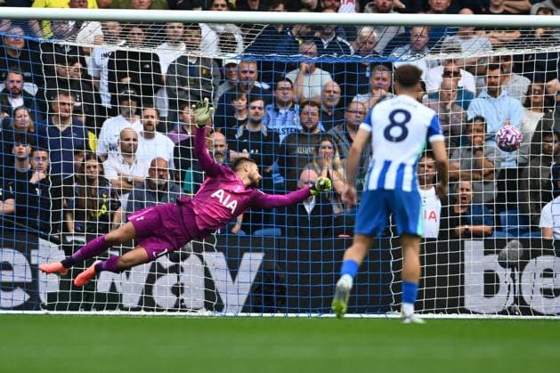 Brighton and Hove Albion v Tottenham Hotspur Premier League 20 09 2025. Tottenham Hotspur goalkeeper Guglielmo Vicario (1) lets in a goal scored by Brighton & Hove Albion midfielder Yasin Ayari (26) during the Premier League match between Brighton and Hove Albion and Tottenham Hotspur at the American Express Stadium, Brighton and Hove, England on 20 September 2025. Brighton and Hove American Express Stadium East Sussex England Editorial use only DataCo restrictions apply See www.football-dataco.com , Copyright: xPaulxBockingx PSI-22867-0010