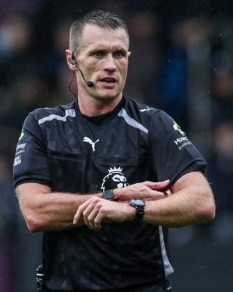 Premier League Burnley v Nottingham Forest Thomas Bramall Match Referee during the Premier League match Burnley vs Nottingham Forest at Turf Moor, Burnley, United Kingdom, 20th September 2025 (Photo by Jorge Horsted News Images) Burnley Turf Moor Lancashire United Kingdom Copyright: xJorgexHorsted NewsxImagesx