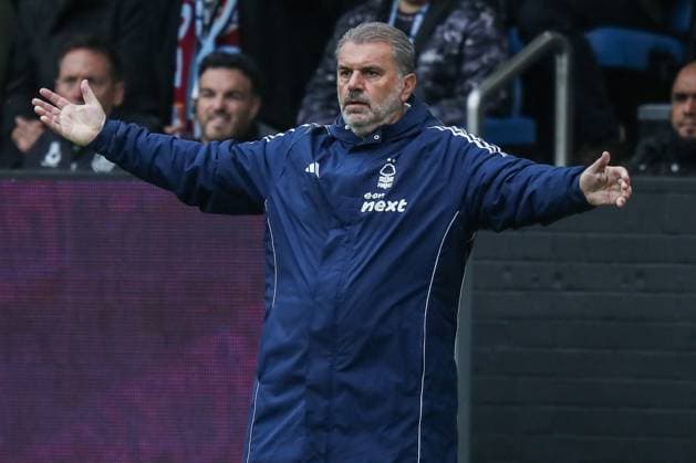 Premier League Burnley v Nottingham Forest Ange Postecoglou manager of Nottingham Forest reacts during the Premier League match Burnley vs Nottingham Forest at Turf Moor, Burnley, United Kingdom, 20th September 2025 (Photo by Jorge Horsted News Images) Burnley Turf Moor Lancashire United Kingdom Copyright: xJorgexHorsted NewsxImagesx