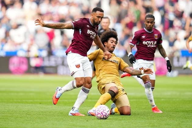 Premier League West Ham United v Crystal Palace Chris Richards of Crystal Palace makes a last ditch challenge on Callum Wilson of West Ham United during the Premier League match West Ham United vs Crystal Palace at London Stadium, London, United Kingdom, 20th September 2025 (Photo by Harvey Murphy News Images) Copyright: xHarveyxMurphy NewsxImagesx