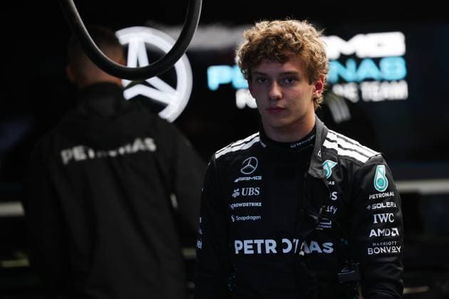 F1 - AZERBAIJAN GRAND PRIX 2025 KIMI ANTONELLI Andrea (ita), Mercedes AMG F1 Team W16, portrait during the 2025 Formula 1 Qatar Airways Azerbaijan Grand Prix, 17th round of the 2025 FIA Formula One World Championship, WM, Weltmeisterschaft from September 19 to 21, 2025 on the Baku City Circuit, in Baku, Azerbaijan - BakuAzerbaijan  Copyright: xANTONINxVINCENTx