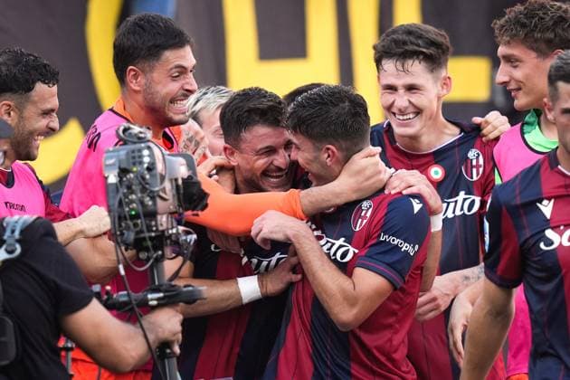 Bologna s Riccardo Orsolini celebrates after scoring the 2-1 goal for his team during the Serie A soccer match between Bologna and Genoa at the Renato Dall™Ara Stadium in Bologna, north Italy - Saturday, September 20, 2025 -  Copyright: xMassimoxPaolone LaPressex