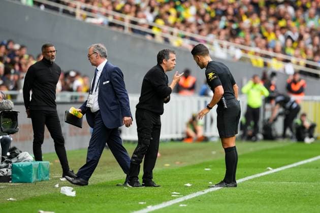 FC Nantes v Stade Rennais FC - Ligue 1 McDonald s 2025 2026 Luis CASTRO (Entraineur Nantes FCN) during the Ligue 1 McDonald s match between Nantes and Rennes at Stade de la Beaujoire on September 20, 2025 in Nantes, France. Nantes France  Copyright: xFEPx 776348133