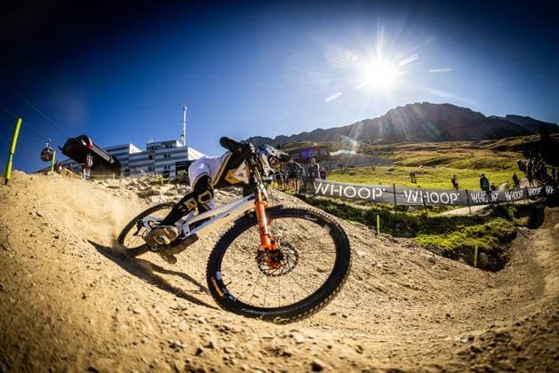 Whoop UCI Mountainbikeworldcup Downhill Lenzerheide KOLB Andreas YT MOBat Whoop UCI Mountainbikeworldcup Downhill Lenzerheide, 20.09.2025,in Lenzerheide,SUI Foto: Sebastian Sternemann