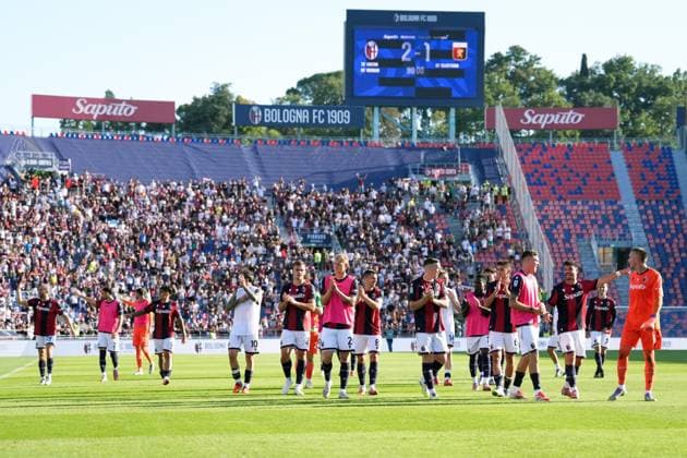 The players of Bologna celebrate the victory at the end of the Serie A soccer match between Bologna and Genoa at the Renato Dall™Ara Stadium in Bologna, north Italy - Saturday, September 20, 2025 -  Copyright: xMassimoxPaolone LaPressex