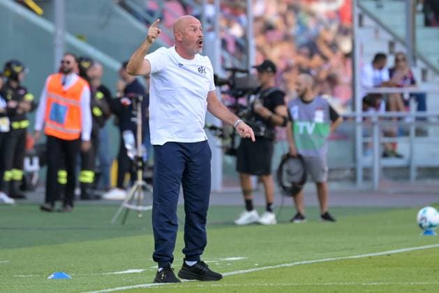 Bologna s Head Coach Vincenzo Italiano during Bologna FC vs Genoa CFC, Italian soccer Serie A match in Bologna, Italy, September 20 2025  Copyright: xAlessioxMarini IPAxSportx xipa-agency.netx xx IPA_65336470 IPA_Agency_IPA65336470
