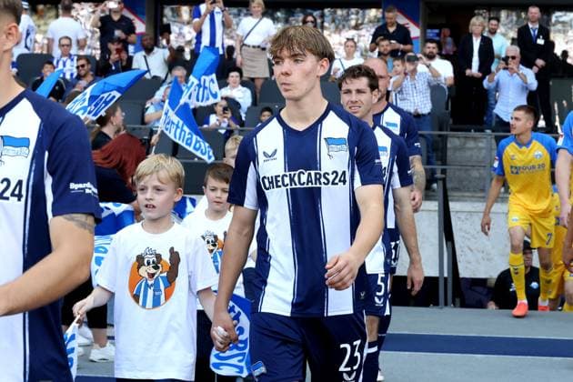 DEU, DFL, 2. FBL, Hertha BSC vs. Paderborn, 20.09.2025, Berliner Olympiastadion, Berlin, DEU, DFL, 2. FBL, Hertha BSC vs. Paderborn, im Bild Kennet Eichhorn (Hertha BSC Berlin 23) DFL - regulations prohibit any use of Photographs as image sequences and or quasi-video *** DEU, DFL, 2 FBL, Hertha BSC vs Paderborn, 20 09 2025, Berliner Olympiastadion, Berlin, DEU, DFL, 2 FBL, Hertha BSC vs Paderborn, im Bild Kennet Eichhorn Hertha BSC Berlin 23 DFL regulations prohibit any use of Photographs as image sequences and or quasi video nordphotoxGmbHx xEngler nph00076