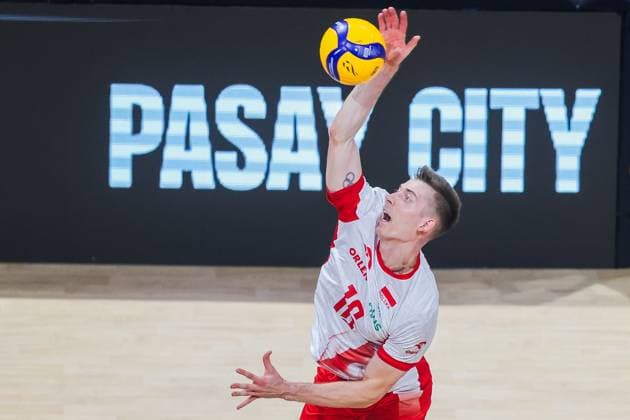 (250920) -- PASAY CITY, Sept. 20, 2025 -- Kamil Semeniuk of Poland competes during the round of 16 match between Poland and Canada at the FIVB Men s World Championship, WM, Weltmeisterschaft 2025 in Pasay City, the Philippines, on Sept. 20, 2025. ) (SP)THE PHILIPPINES-PASAY CITY-FIVB MEN S WORLD CHAMPIONSHIP 2025-POLAND VS CANADA RouellexUmali 