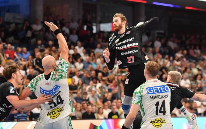 20.09.2025 - Handball - 1. Bundesliga DAIKIN HBL - Saison 2024 2025 - 5. Spieltag: HC Erlangen Metropolregion Nürnberg HCE - SC Magdeburg - OGo - xogox - Antonio Metzner (27, HC Erlangen HCE )