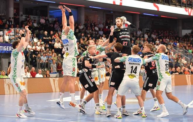 20.09.2025 - Handball - 1. Bundesliga DAIKIN HBL - Saison 2024 2025 - 5. Spieltag: HC Erlangen Metropolregion Nürnberg HCE - SC Magdeburg - OGo - xogox - Antonio Metzner (27, HC Erlangen HCE )