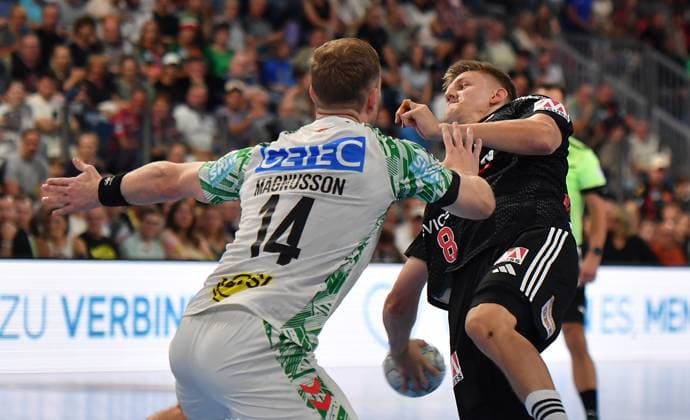20.09.2025 - Handball - 1. Bundesliga DAIKIN HBL - Saison 2024 2025 - 5. Spieltag: HC Erlangen Metropolregion Nürnberg HCE - SC Magdeburg - OGo - xogox - Omar Ingi Magnusson (14, SC Magdeburg ) Sander Andreassen Overjordet ( 8, HC Erlangen HCE )