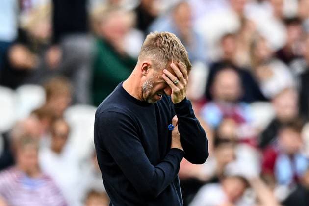 West Ham United v Crystal Palace - Premier League Manager Graham Potter, the manager of West Ham, holds his head during the Premier League match between West Ham United and Crystal Palace at the London Stadium in Stratford, England, on September 20, 2025. Stratford Greater London United Kingdom  Copyright: xMIxNewsx originalFilename:fletcher-westhamu250920_npRor.jpg