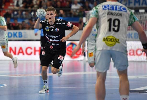 20.09.2025 - Handball - 1. Bundesliga DAIKIN HBL - Saison 2024 2025 - 5. Spieltag: HC Erlangen Metropolregion Nürnberg HCE - SC Magdeburg - OGo - xogox - Sander Andreassen Overjordet ( 8, HC Erlangen HCE )