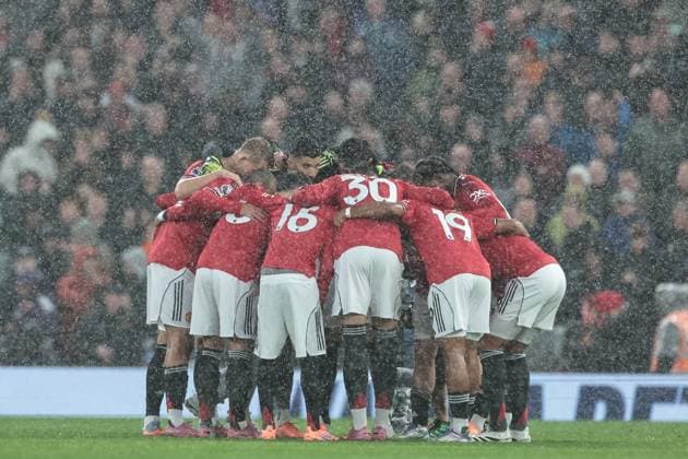 Premier League Manchester United, ManU v Chelsea Manchester United group huddle during the Premier League match Manchester United vs Chelsea at Old Trafford, Manchester, United Kingdom, 20th September 2025 (Photo by Mark Cosgrove News Images) Manchester Old Trafford Greater Manchester United Kingdom Copyright: xMarkxCosgrove NewsxImagesx