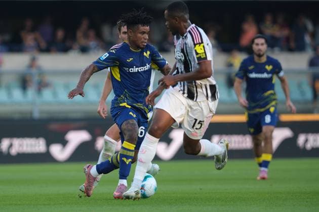 Gift Orban of Hellas Verona FC is in action during the soccer match between Hellas Verona FC and Juventus FC, MD4 of Serie A Enilive Italian soccer championship 2025 2026 at Marcantonio Bentegodi Stadium on September 20, 2025, Verona, Italy.  Copyright: xRobertoxTommasini IPAxSportx xipa-agency.netx xx IPA_65349399 IPA_Agency_IPA65349399