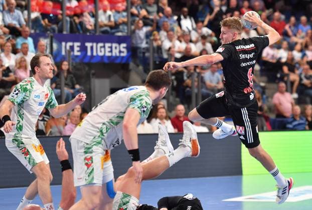 20.09.2025 - Handball - 1. Bundesliga DAIKIN HBL - Saison 2024 2025 - 5. Spieltag: HC Erlangen Metropolregion Nürnberg HCE - SC Magdeburg - OGo - xogox - Sander Andreassen Overjordet ( 8, HC Erlangen HCE )