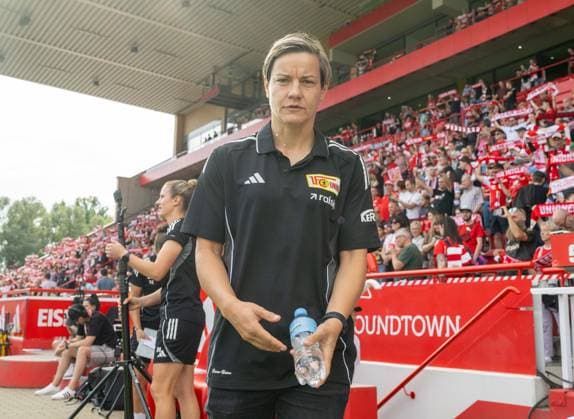 Fußball, Frauen, Saison 2025 2026, Google Pixel Frauen-Bundesliga (3. Spieltag), 1. FC Union Berlin - SGS Essen, Jennifer Zietz (Geschäftsführerin Profifußball Frauen 1. FC Union Berlin), 20.09. 2025, Copyright: xMatthiasxKochx