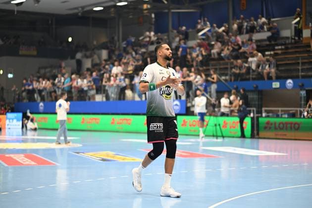 RECORD DATE NOT STATED Philipp Ahouansou (19; HSG Wetzlar) steht bereit in der Werner-Assmann Halle in Eisenach DAIKIN Handball: ThSV-Eisenach gegen HSG Wetzlar 20.09.2025 Copyright: xJoshuaxHildebrandtx