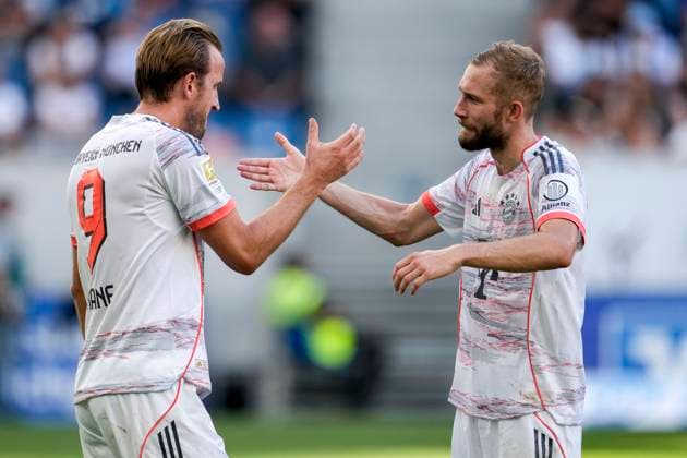 v.li.: Torschütze Harry Kane (FC Bayern, 9), Konrad Laimer (FC Bayern, 27), Spieler vom FC Bayern München, jubeln über das Tor zum 0:3, Jubel, Torjubel, Torerfolg, celebrate the goal, goal, celebration, jubelt ueber das Tor, Freuen, Freude, freut sich, optimistisch, positiv, Spielszene, Highlight, Action, Aktion, 20.09.2025, Sinsheim (Deutschland), Fussball, Bundesliga, TSG 1899 Hoffenheim - FC Bayern München, DFB DFL REGULATIONS PROHIBIT ANY USE OF PHOTOGRAPHS AS IMAGE SEQUENCES AND OR QUASI-VIDEO.