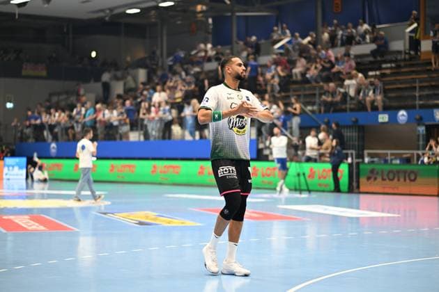 RECORD DATE NOT STATED Philipp Ahouansou (19; HSG Wetzlar) positioniert sich auf dem Spielfeld in der Werner-Assmann Halle in Eisenach DAIKIN Handball: ThSV-Eisenach gegen HSG Wetzlar 20.09.2025 Copyright: xJoshuaxHildebrandtx