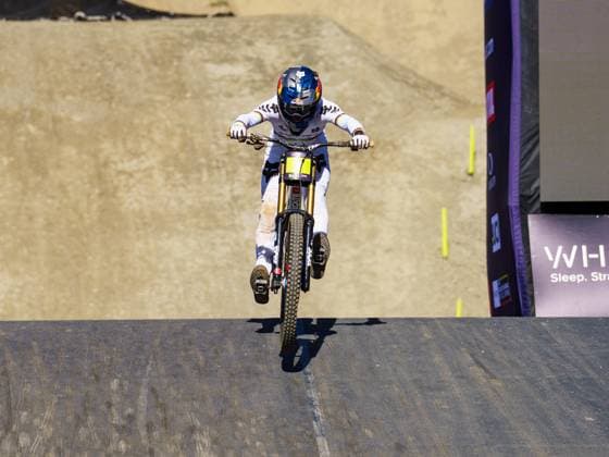 Men Lenzerheide Downhill Race Of The UCI Mountain Bike World Series Jackson Goldstone of Santa Cruz Syndicate participates in the Men s Lenzerheide Downhill race of the UCI Mountain Bike World Series in Lenzerheide, on September 20, 2025. Lenzerheide Switzerland  Copyright: xFabioxAvernax originalFilename:averna-menlenze250920_npb9Z.jpg