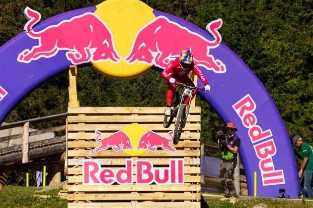 Men Lenzerheide Downhill Race Of The UCI Mountain Bike World Series Loic Bruni rides for Specialized Gravity during the Men s Lenzerheide Downhill race of the UCI Mountain Bike World Series in Lenzerheide, on September 20, 2025. Lenzerheide Switzerland  Copyright: xFabioxAvernax originalFilename:averna-menlenze250920_npbX0.jpg