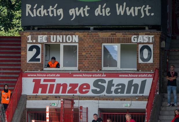 Fußball, Frauen, Saison 2025 2026, Google Pixel Frauen-Bundesliga (3. Spieltag), 1. FC Union Berlin - SGS Essen (2:0), Anzeigetafel mit 2:0-Endstand, 20.09. 2025, Copyright: xMatthiasxKochx