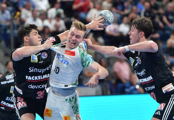 20.09.2025 - Handball - 1. Bundesliga DAIKIN HBL - Saison 2024 2025 - 5. Spieltag: HC Erlangen Metropolregion Nürnberg HCE - SC Magdeburg - OGo - xogox - Tobias Buck (39, HC Erlangen HCE ) Gisli Thorgeir Kristjansson (10, SC Magdeburg ) Florian Scheerer (10, HC Erlangen HCE )