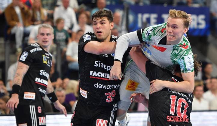 20.09.2025 - Handball - 1. Bundesliga DAIKIN HBL - Saison 2024 2025 - 5. Spieltag: HC Erlangen Metropolregion Nürnberg HCE - SC Magdeburg - OGo - xogox - Tobias Buck (39, HC Erlangen HCE ) Gisli Thorgeir Kristjansson (10, SC Magdeburg ) Florian Scheerer (10, HC Erlangen HCE )