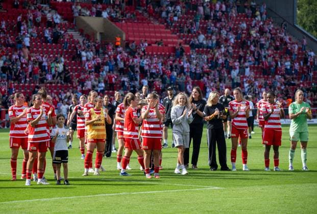 Fußball, Frauen, Saison 2025 2026, Google Pixel Frauen-Bundesliga (3. Spieltag), 1. FC Union Berlin - SGS Essen (2:0), Union-Jubel nach dem Abpfiff, 20.09. 2025, Copyright: xMatthiasxKochx