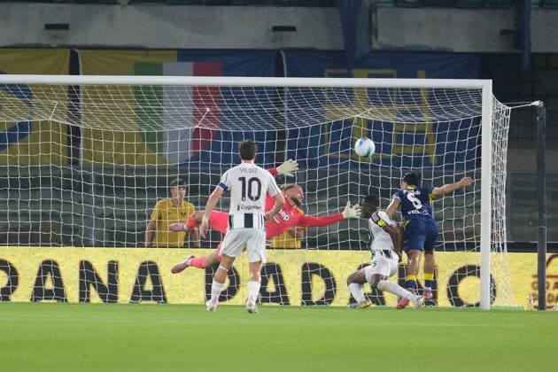 CALCIO - Serie A - Hellas Verona FC vs Juventus FC Suat Serdar of Hellas Verona FC scores a second goal (VAR review offsides) during the soccer match between Hellas Verona FC and Juventus FC, MD4 of Serie A Enilive Italian soccer championship 2025 2026 at Marcantonio Bentegodi Stadium on September 20, 2025, Verona, Italy. Verona Italy  Copyright: xIPAxSport ABACAx