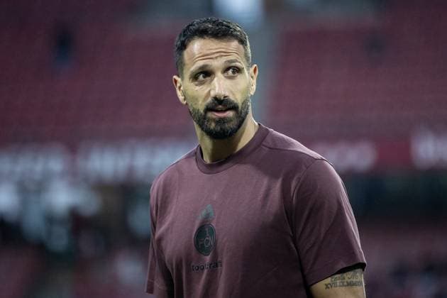 Fussball, Saison 2025 2026, 2. Bundesliga, Max Morlock Stadion, 6. Spieltag, 1. FC Nürnberg - VfL Bochum, 20.09.2025 20.09.2025, Fussball, Saison 2025 2026, 2. Bundesliga, Max Morlock Stadion, 6. Spieltag, 1. FC Nürnberg - VfL Bochum, Platzcheck Platzbegehung vor Anpfiff, 33 Adriano Grimaldi (1. FC Nürnberg) Foto: Lucca Fundel Nürnberg Max Morlock Stadion Bayern Deutschland