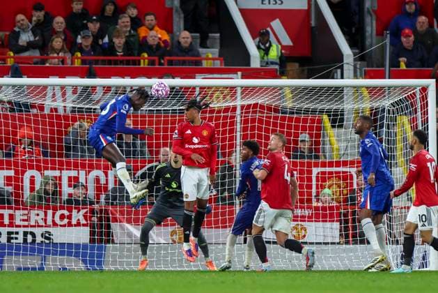 Manchester United, ManU FC v Chelsea FC, Premier League Chelsea defender Trevoh Chalobah (23) scores a GOAL 2-1 during the Manchester United FC v Chelsea FC English Premier League match at Old Trafford, Manchester, England, United Kingdom on 20 September 2025 Credit: Phil Duncan Every Second Media Editorial use only. All images are copyright Every Second Media Limited. No images may be reproduced without prior permission. All rights reserved. Premier League and Football League images are subject to licensing agreements with Football DataCo Limited. see https: www.football-dataco.com Copyright: xIMAGO EveryxSecondxMediax ESM-1592-0087 PhilxDuncanx xEveryxSecondxMediax