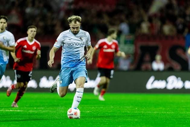Fussball, Saison 2025 2026, 2. Bundesliga, Max Morlock Stadion, 6. Spieltag, 1. FC Nürnberg - VfL Bochum, 20.09.2025 20.09.2025, Fussball, Saison 2025 2026, 2. Bundesliga, Max Morlock Stadion, 6. Spieltag, 1. FC Nürnberg - VfL Bochum, 3 Philipp Strompf (VfL Bochum) Foto: Lucca Fundel Nürnberg Max Morlock Stadion Bayern Deutschland