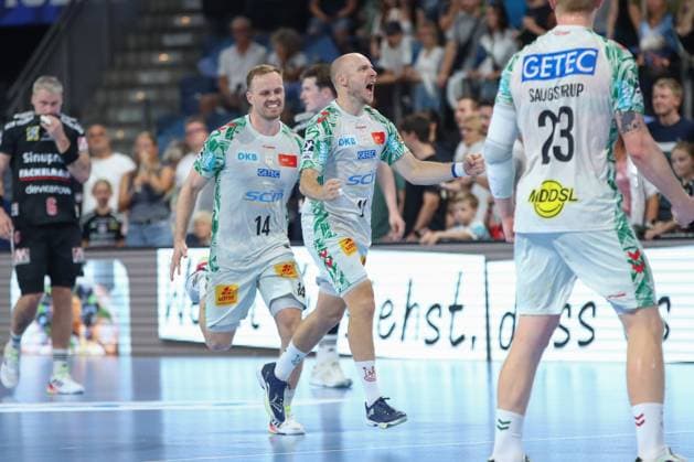 20.09.2025, xgox, Handball - Daikin HBL, HC Erlangen - SC Magdeburg emspor, v.l. Daniel Pettersson (Magdeburg, 11) Jubel, Torjubel, jubelt ueber das Tor, celebrate the goal, celebration Nuernberg