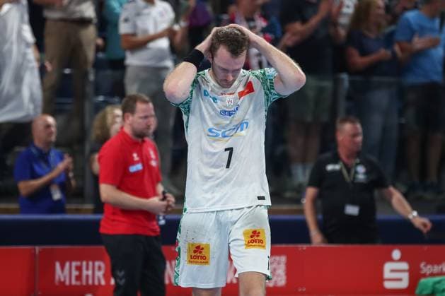 20.09.2025, xgox, Handball - Daikin HBL, HC Erlangen - SC Magdeburg emspor, v.l. Felix Claar (Magdeburg, 7) enttaeuscht, schaut enttaeuscht, niedergeschlagen, disappointed Nuernberg