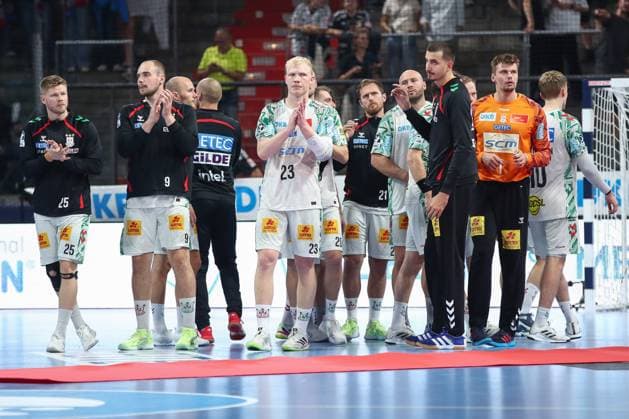 20.09.2025, xgox, Handball - Daikin HBL, HC Erlangen - SC Magdeburg emspor, v.l. Magdeburg enttaeuscht, schaut enttaeuscht, niedergeschlagen, disappointed Nuernberg