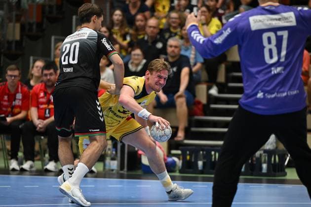 Deutschland, Handball, 2. Bundesliga, 4. Spieltag, 2025 2026, HSG Krefeld Niederrhein vs TuSEM Essen, 20.09.2025, Glockenspitzhalle, Krefeld, Deutschland, Niklas Ingenpaß (HSG Krefeld Niederrhein, 55) Copyright: xMarkusxVerwimpx