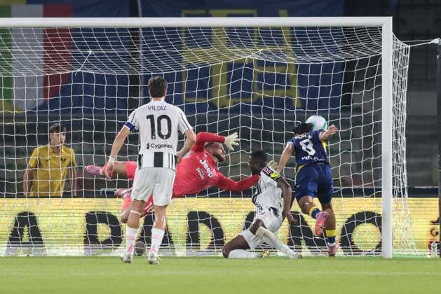 Hellas Verona FC v Juventus FC - Serie A Suat Serdar of Hellas Verona FC scores an offside goal during the Serie A football match between Hellas Verona FC and Juventus FC at Stadio Marcantonio Bentegodi in Verona, Italy, on September 20, 2025. Verona Italy  Copyright: xEmanuelexComincinix originalFilename:comincini-hellasve250920_npgXF.jpg