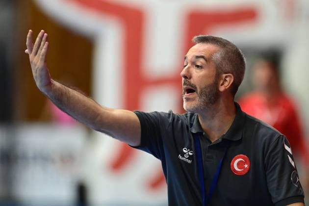 Woman handball tournament O stit mesta Chebu Czech Republic vs Turkey in Cheb, Czech Republic, September 20, 2025. Yeliz Yilmaz, coach of Turkey. (CTKxPhoto SlavomirxKubes) CTKPhotoP2025092006543  CTKPhotoP2025092006543