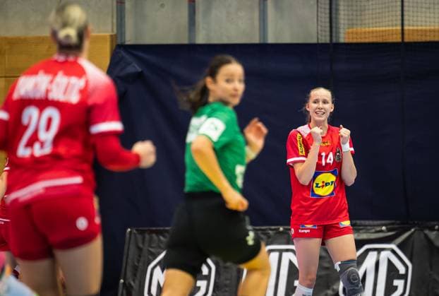 HANDBALL - AUT vs BRA, test match TULLN,AUSTRIA,20.SEP.25 - HANDBALL - OEHB international test match, Austria vs Brazil. Image shows the rejoicing of Ines Ivancok-Soltic and Klara Schlegel (AUT).  GEPAxpictures xKevinxHackner